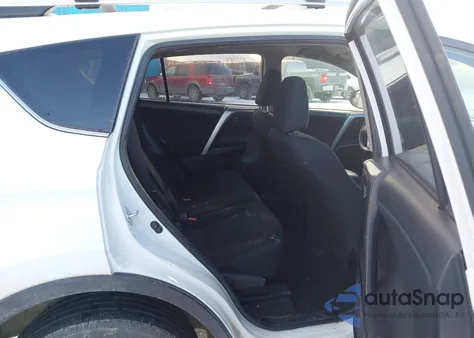 2016 Toyota Rav4 Le z USA, uszkodzony, nr VIN JTMBFREV6GJ061535